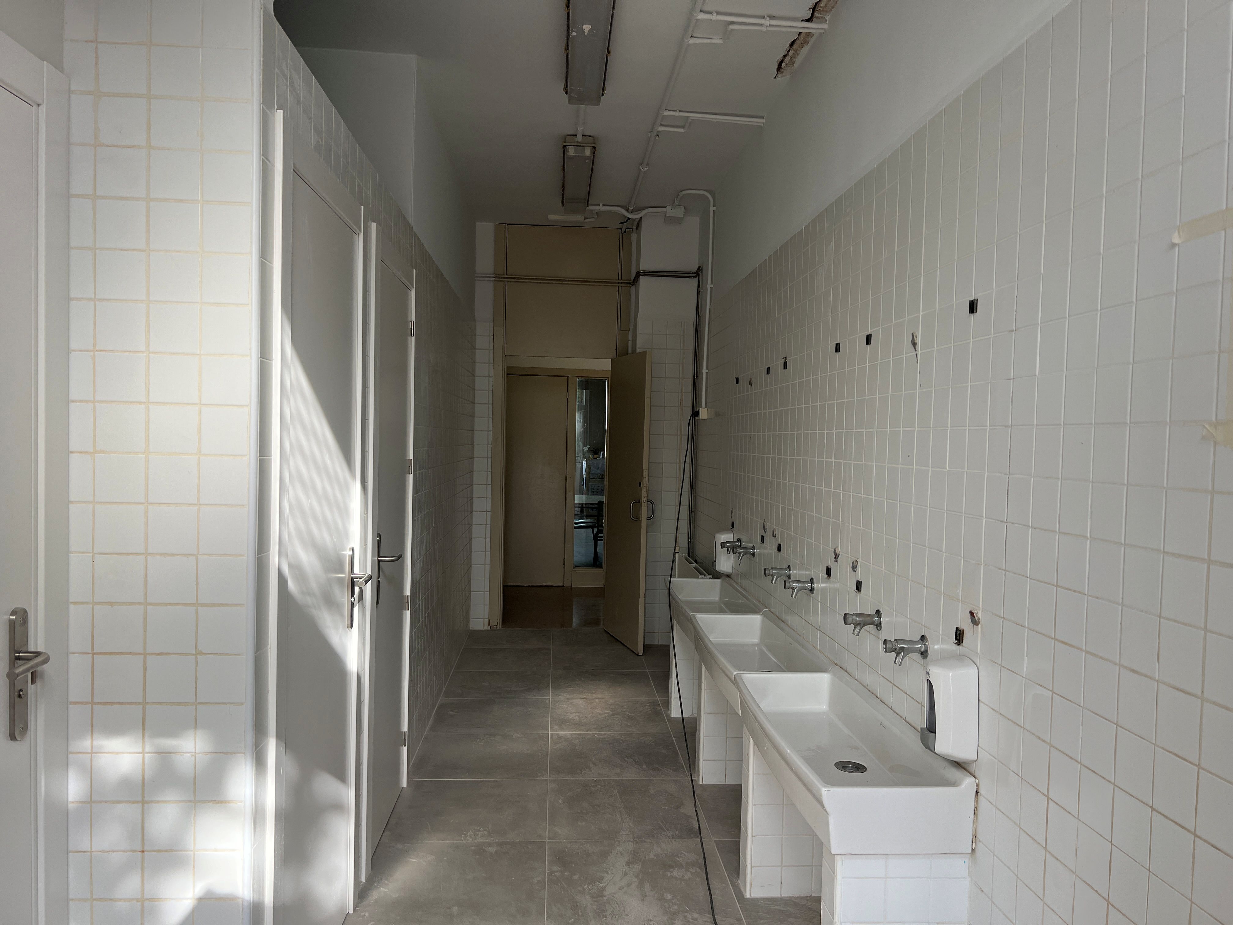 Millora de lavabos a l'Escola Molí de Vent