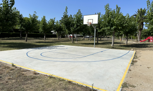 Pista de bàsquet carrer Cala de la Mora