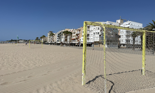 Zona esportiva de la platja del Barri Marítim