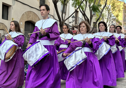 Foto de la Banda de la Confraria de la Creu-Armats de Torredembarra a la Processó del Sant Enterrament de l'any 2023