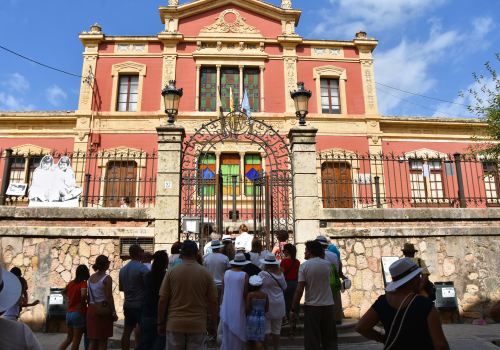 Foto d'una de les visites sobre els Indians al Patronat Antoni Roig