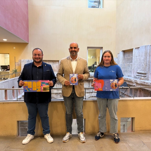 D'esquera a dreta, Xavier Suárez, Vale Pino i Núria Martinez Sotoca, en la presentació del programa joventut