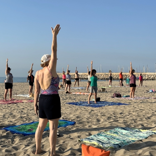 Gimnàstica de manteniment a la platja