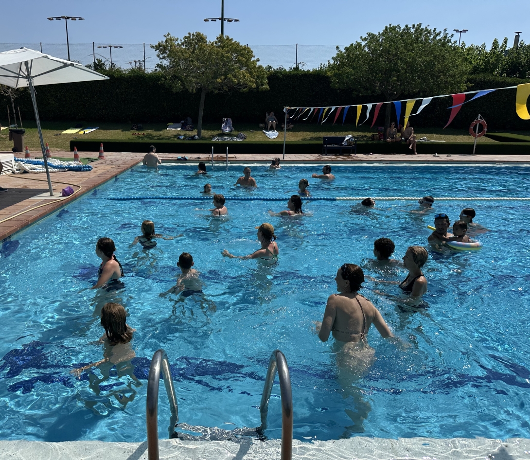 Piscina descoberta estiu
